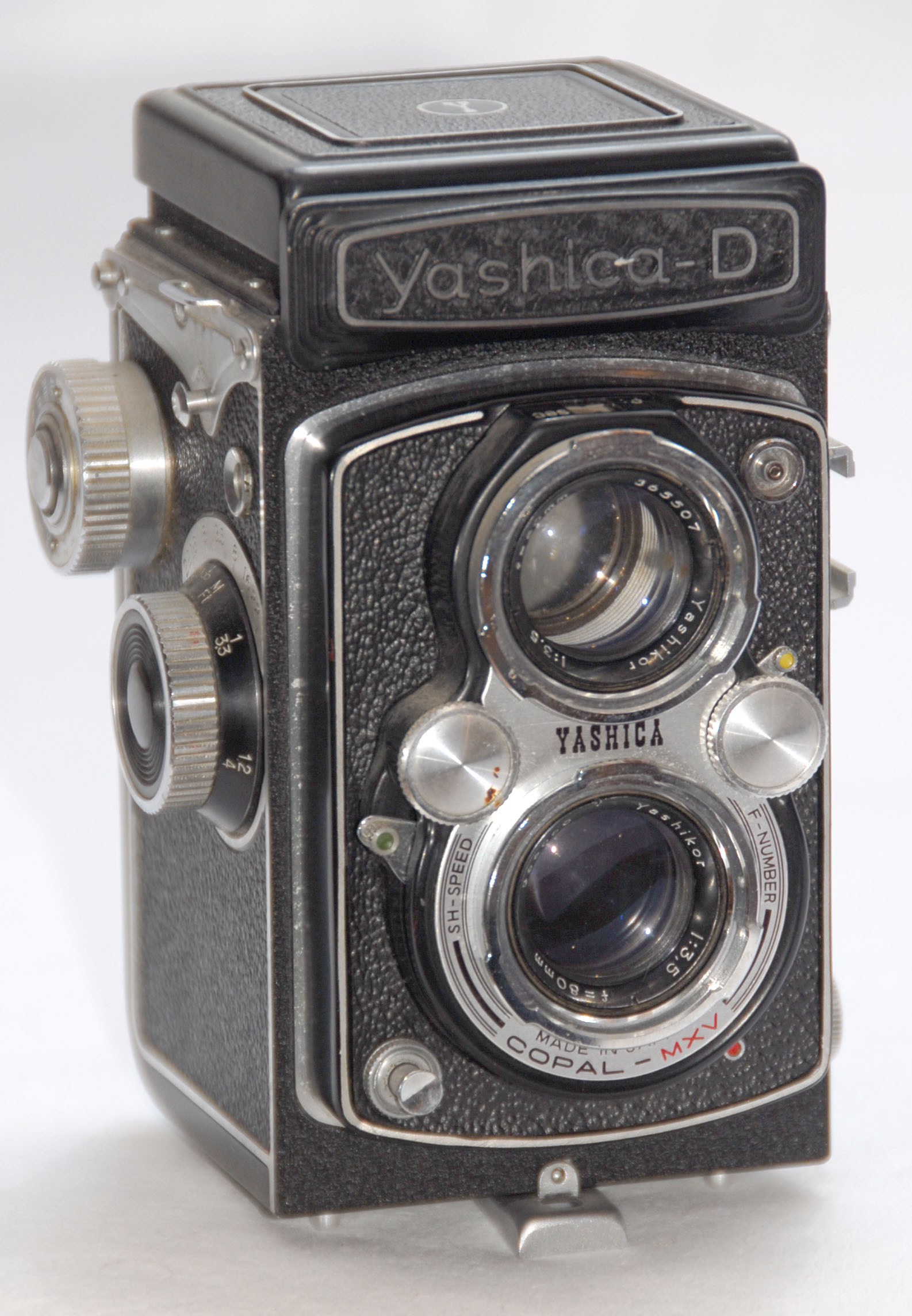 YASHICA D